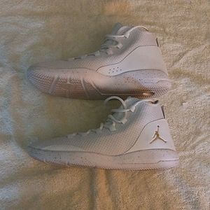 Jordan reveal white men's size 10.5